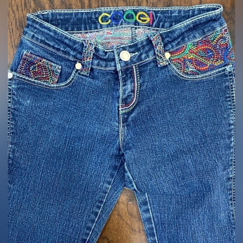 Vintage Y2K Coogi Low Rise Boot Cut Embroidered Women’s Jeans - Sz 7/8 
/28